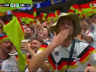 Alemanes cachondos le dan 7 salchichas a cura&ccedil_ao sumiso