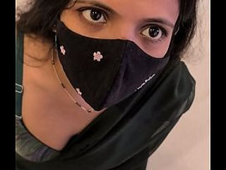 Hot Bhabhi gets dirty with Devar while husband was out